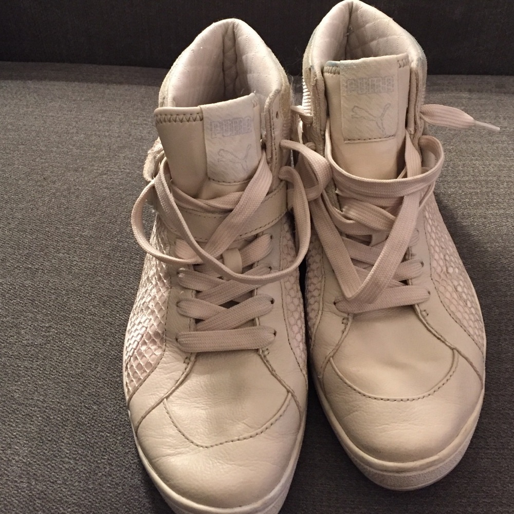 Puma High Top Sneakers in Light Beige/Cream